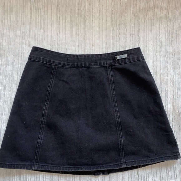 Cute Brandy Melville Gray Denim Front Button Skirt - Sz 27 Womens - Picture 6 of 8